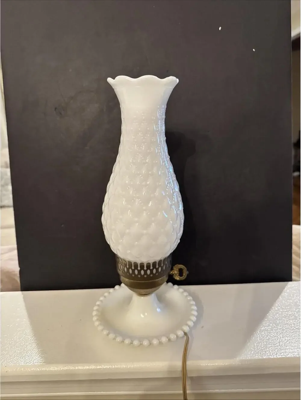 Vtg Hobnail Quilt Milk Glass Electric Hurricane Lamp Cottage Core Table 13.5” H